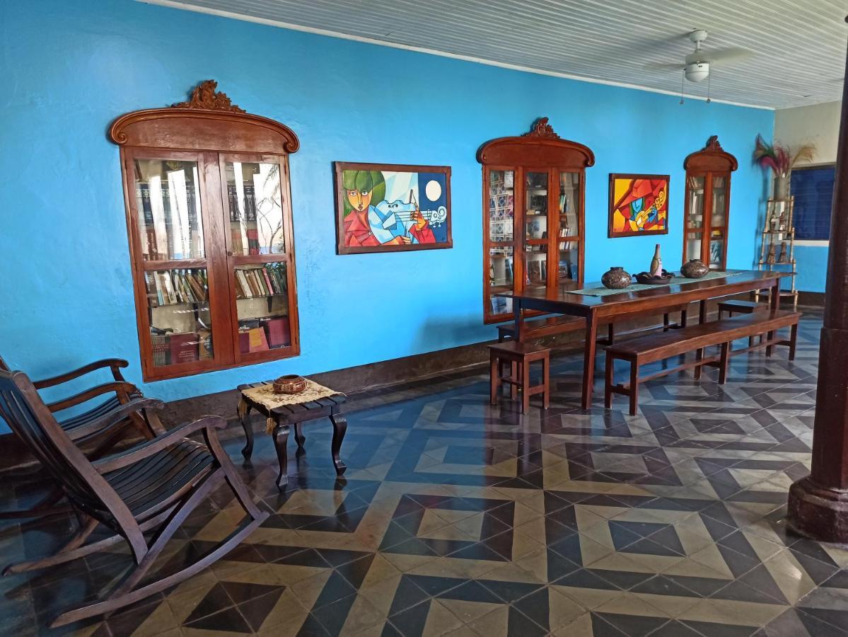 Hostal Harvest House Leon Luaran gambar