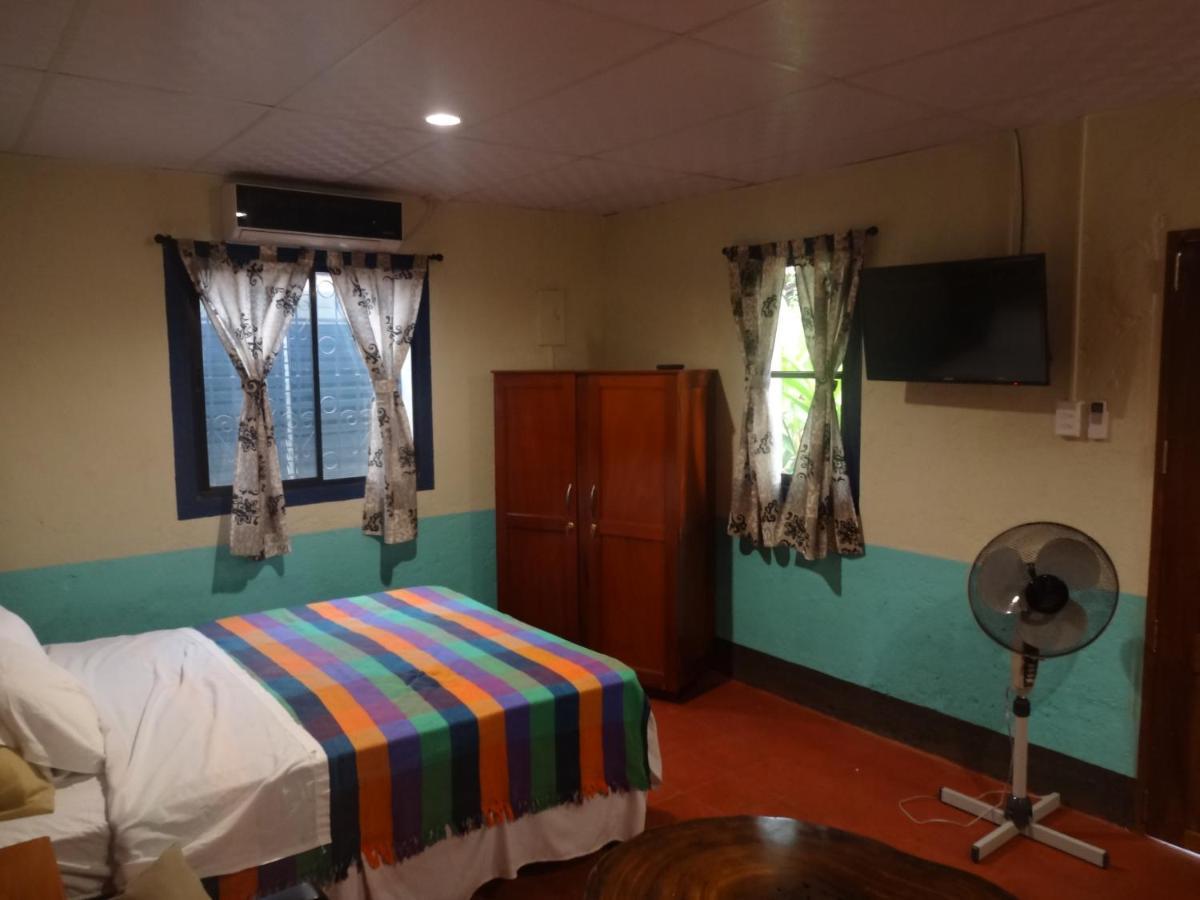 Hostal Harvest House Leon Luaran gambar